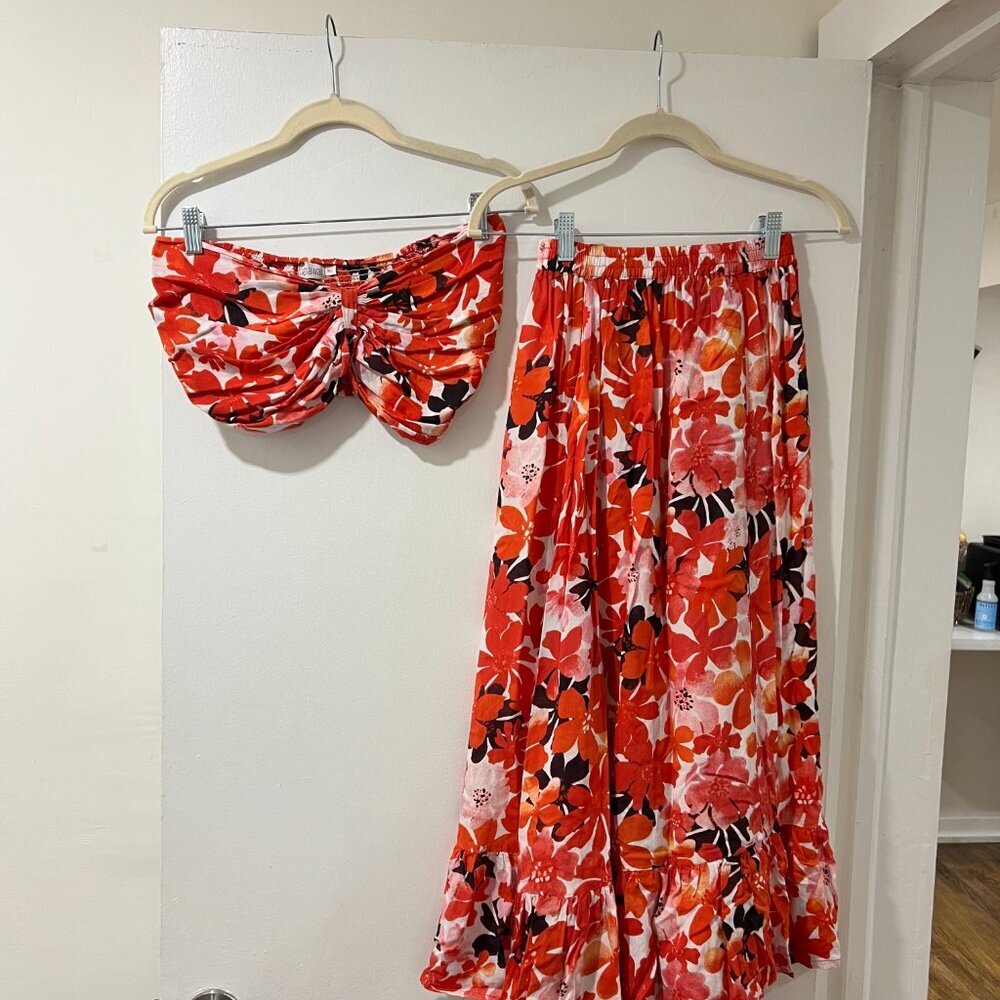 🌺 Tiare Hawaii Floral 2-Piece Set (Top & Skirt) - M/L - Picture 4 of 15